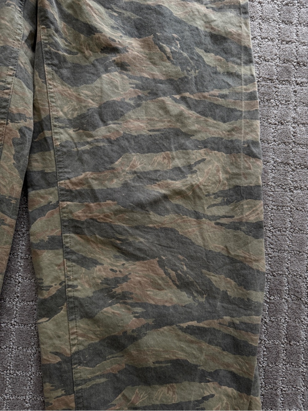 Skatie Olive & Dark Green Camo low-rise pants - Picture 3 of 4